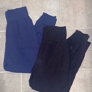 Women's Black and Blue Athleta salutation joggers